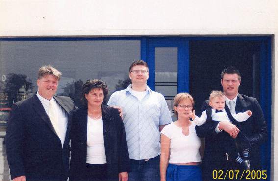 Familie Apel im Juli 2005 – mit Nachwuchs Jonas (Sohn von Christoph Apel)